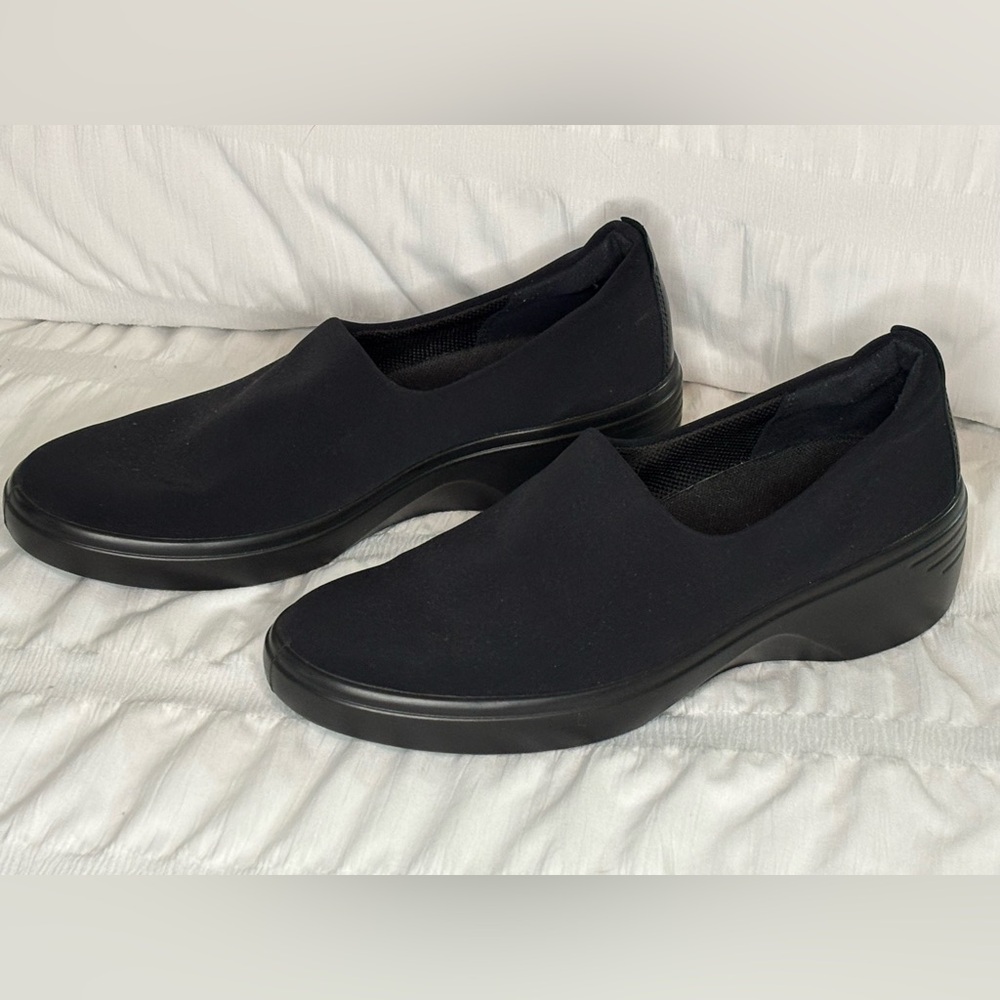 ECCO Soft 7 Wedge Slip-On All Black Loafers -size EU 39, US 8/8.5